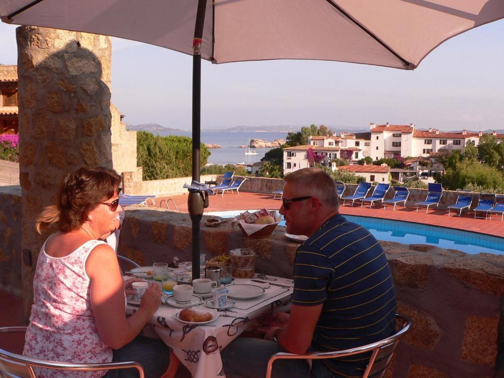 Hotel Olimpia Baja Sardinia Eksteriør billede